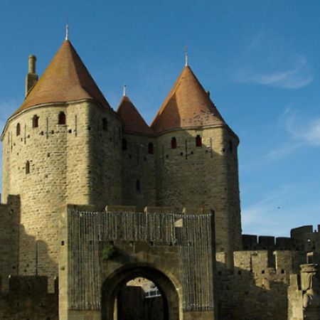 Au Doux Clocher Pieusse Exterior photo