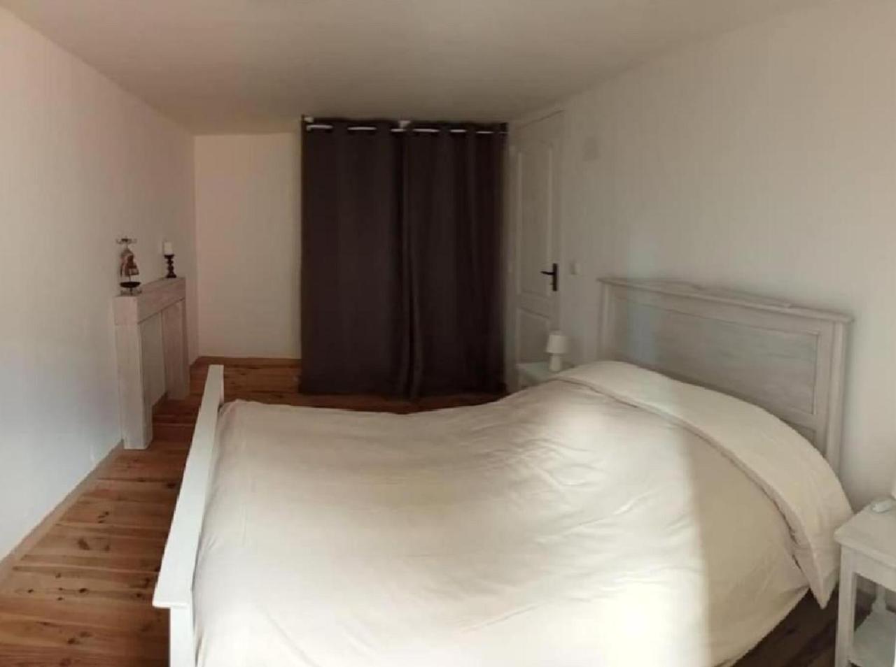 Au Doux Clocher Pieusse Exterior photo
