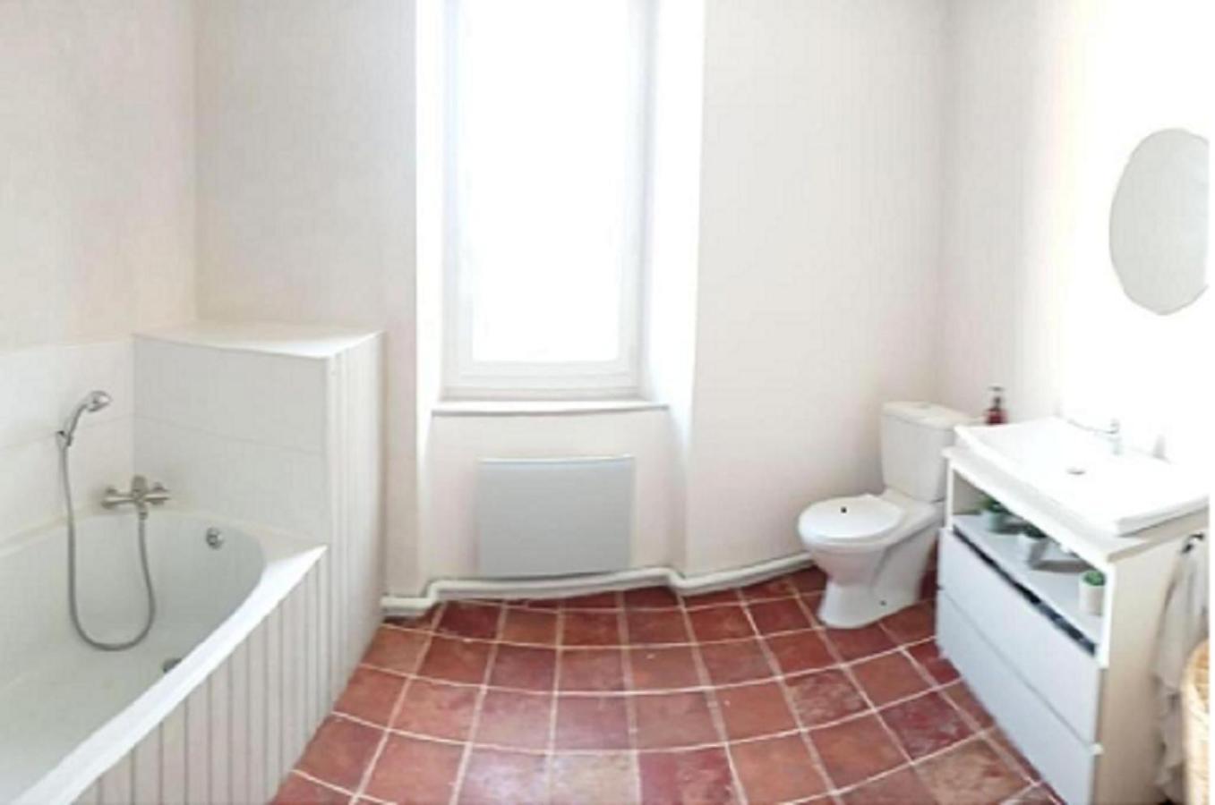 Au Doux Clocher Pieusse Exterior photo